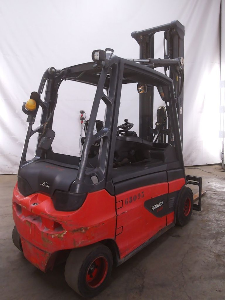 Linde E30L-01 - رافعة شوكية كهربائية: صور 2 Linde E30L-01 - رافعة شوكية كهربائية: صور 2
