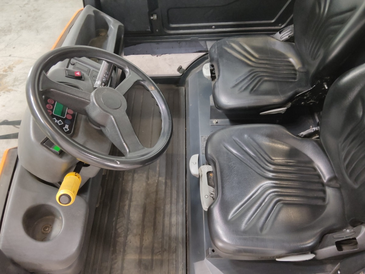 Linde P250 - جرار السحب الكهربائي: صور 3 Linde P250 - جرار السحب الكهربائي: صور 3