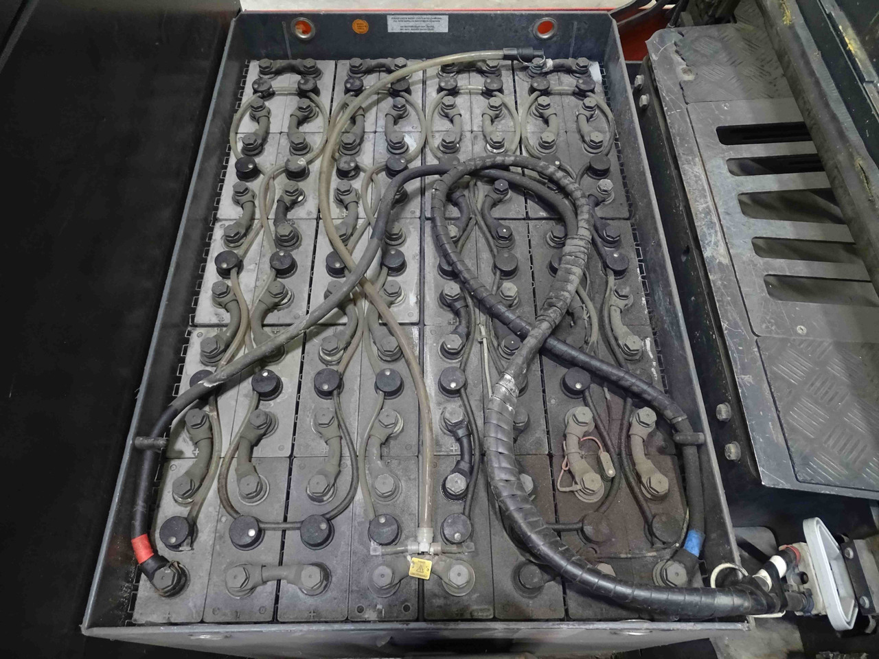 Linde P250 - جرار السحب الكهربائي: صور 4 Linde P250 - جرار السحب الكهربائي: صور 4