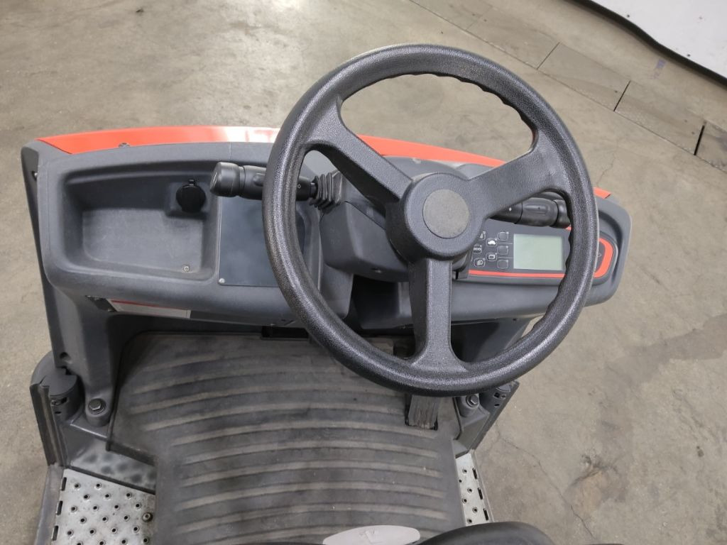 Linde P60 - جرار السحب الكهربائي: صور 3 Linde P60 - جرار السحب الكهربائي: صور 3