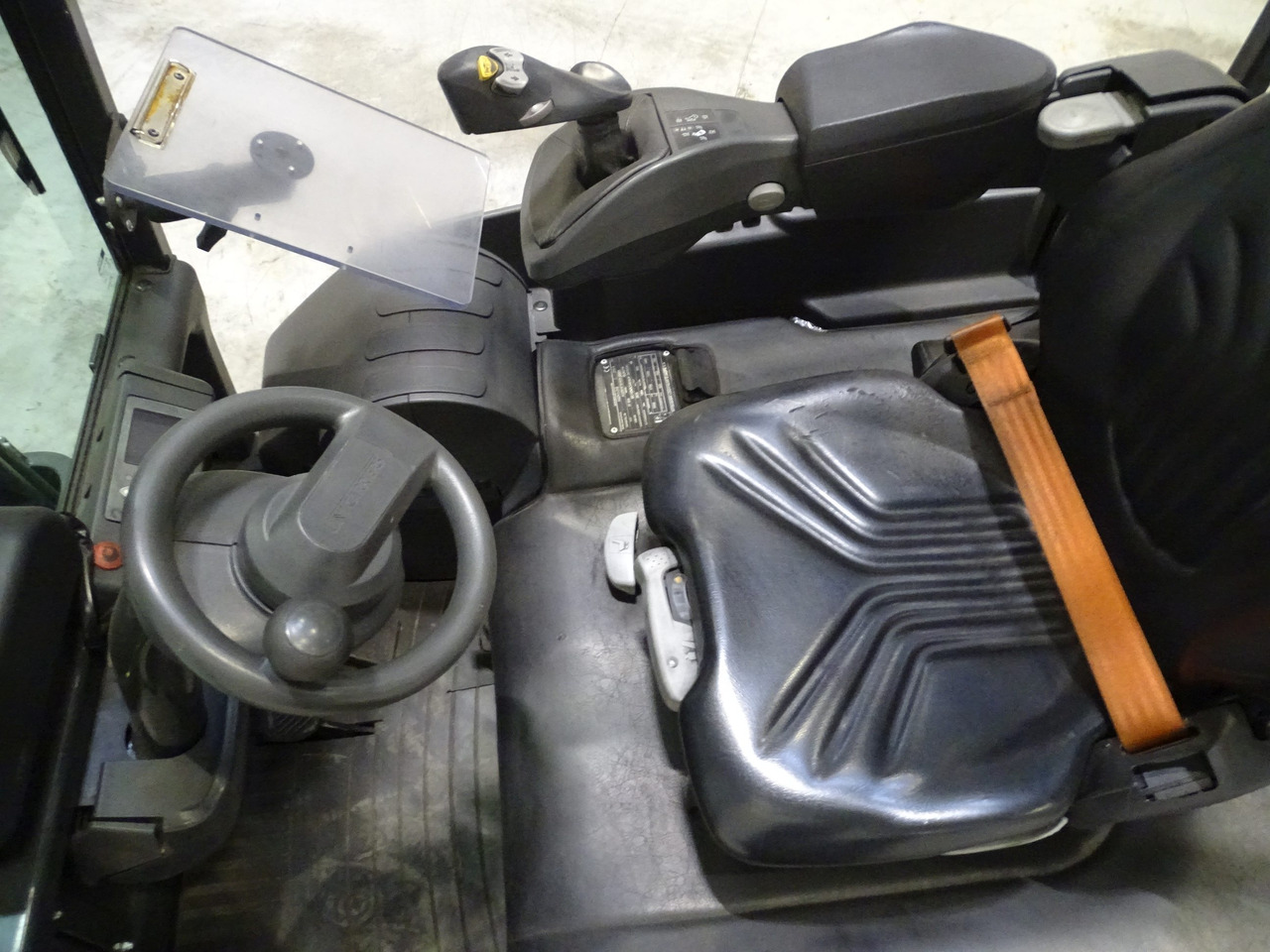 Mitsubishi AG2N1L20Q - رافعة شوكية كهربائية: صور 3 Mitsubishi AG2N1L20Q - رافعة شوكية كهربائية: صور 3