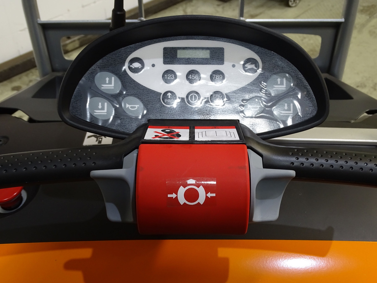 Still EXU-S24 - معدات الرفع منخفض المستوى: صور 3 Still EXU-S24 - معدات الرفع منخفض المستوى: صور 3