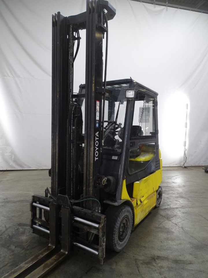 Toyota 7FBMF25 - رافعة شوكية كهربائية: صور 5 Toyota 7FBMF25 - رافعة شوكية كهربائية: صور 5