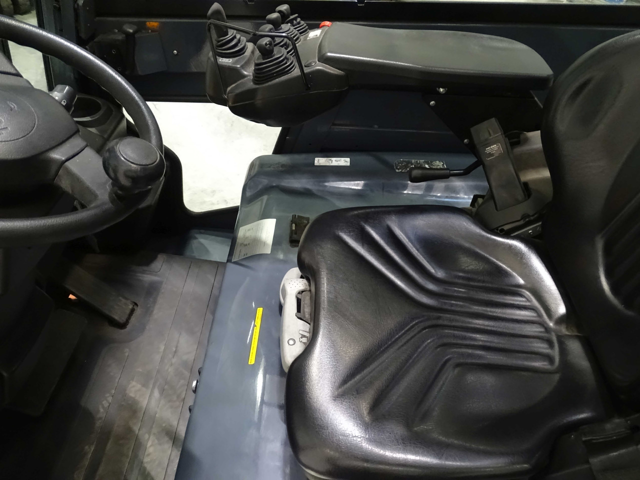 Toyota 8FBMT30 - رافعة شوكية كهربائية: صور 3 Toyota 8FBMT30 - رافعة شوكية كهربائية: صور 3