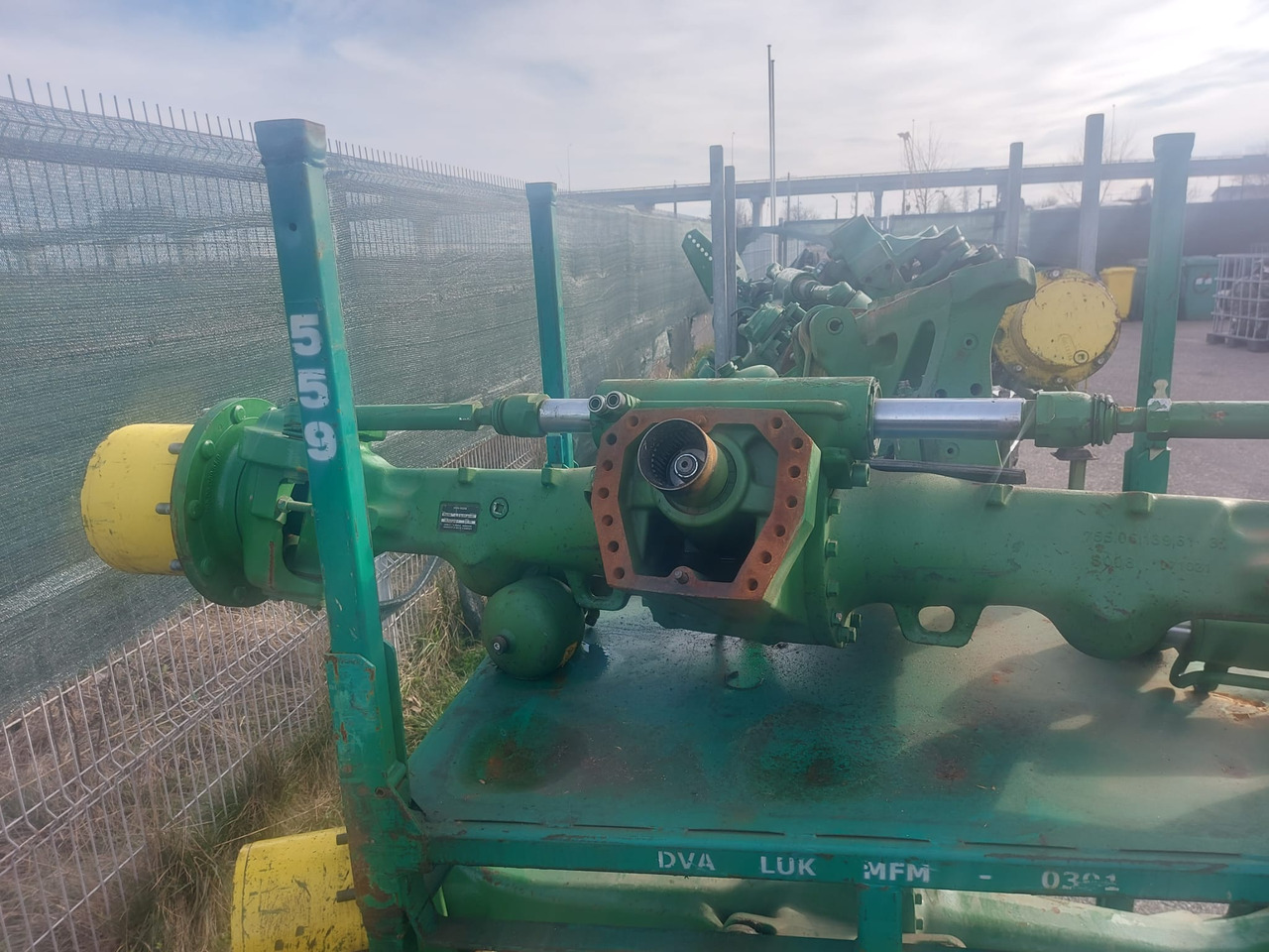 JOHN DEERE FRONT AXLE AL223008 - المحور و قطع الغيار - الآلات والماكينات الزراعية: صور 2 JOHN DEERE FRONT AXLE AL223008 - المحور و قطع الغيار - الآلات والماكينات الزراعية: صور 2