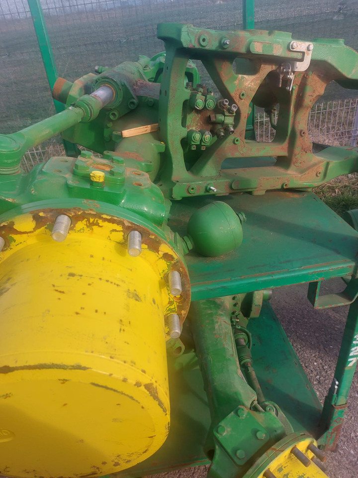 JOHN DEERE FRONT AXLE AL223008 - المحور و قطع الغيار - الآلات والماكينات الزراعية: صور 1 JOHN DEERE FRONT AXLE AL223008 - المحور و قطع الغيار - الآلات والماكينات الزراعية: صور 1