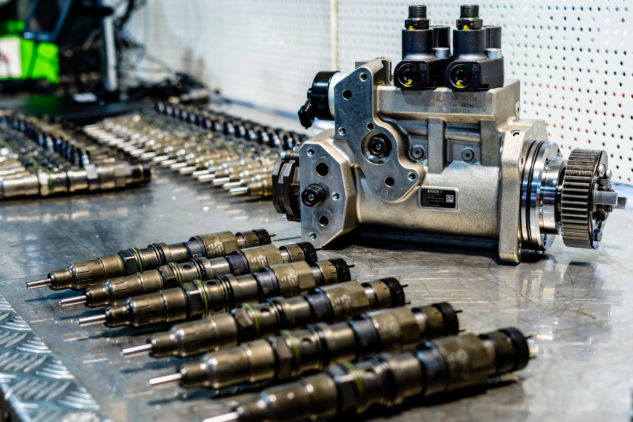 Mercedes Actros MP4 Injection Pump A4700900850 - مضخات الوقود - شاحنة: صور 1 Mercedes Actros MP4 Injection Pump A4700900850 - مضخات الوقود - شاحنة: صور 1