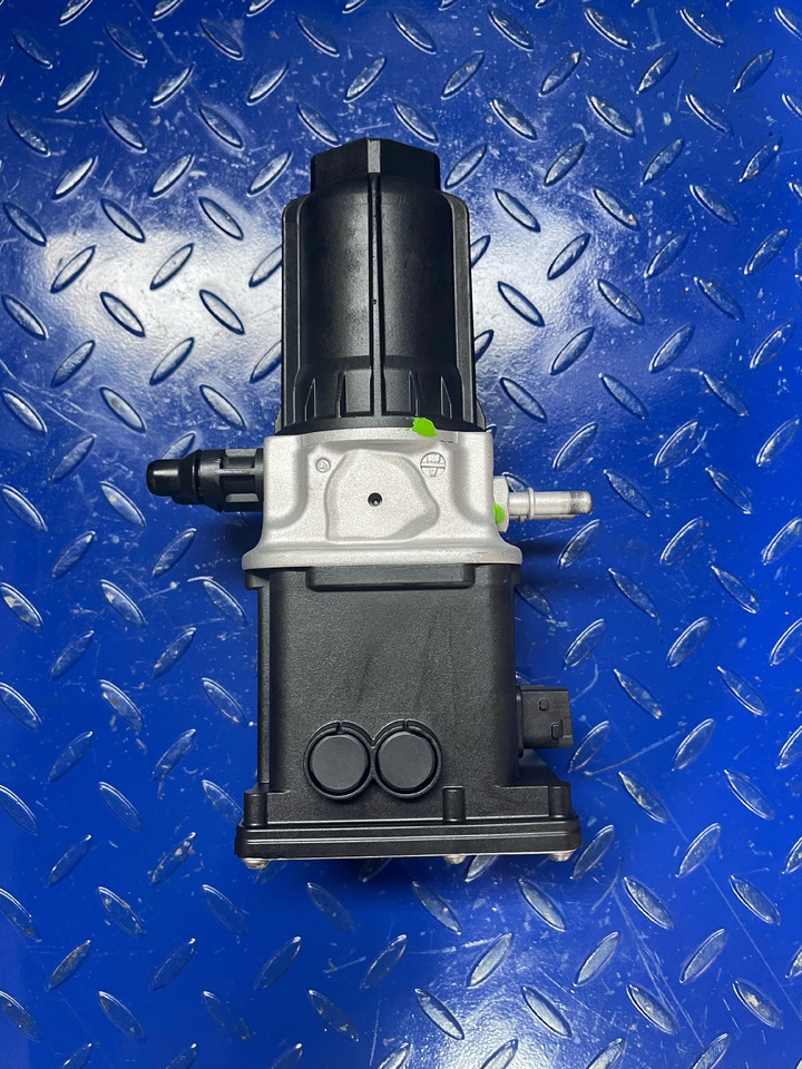 Mercedes Benz Actros MP4 Adblue Pump Euro 6 - كاتم الصوت/ نظام العادم - شاحنة: صور 4 Mercedes Benz Actros MP4 Adblue Pump Euro 6 - كاتم الصوت/ نظام العادم - شاحنة: صور 4