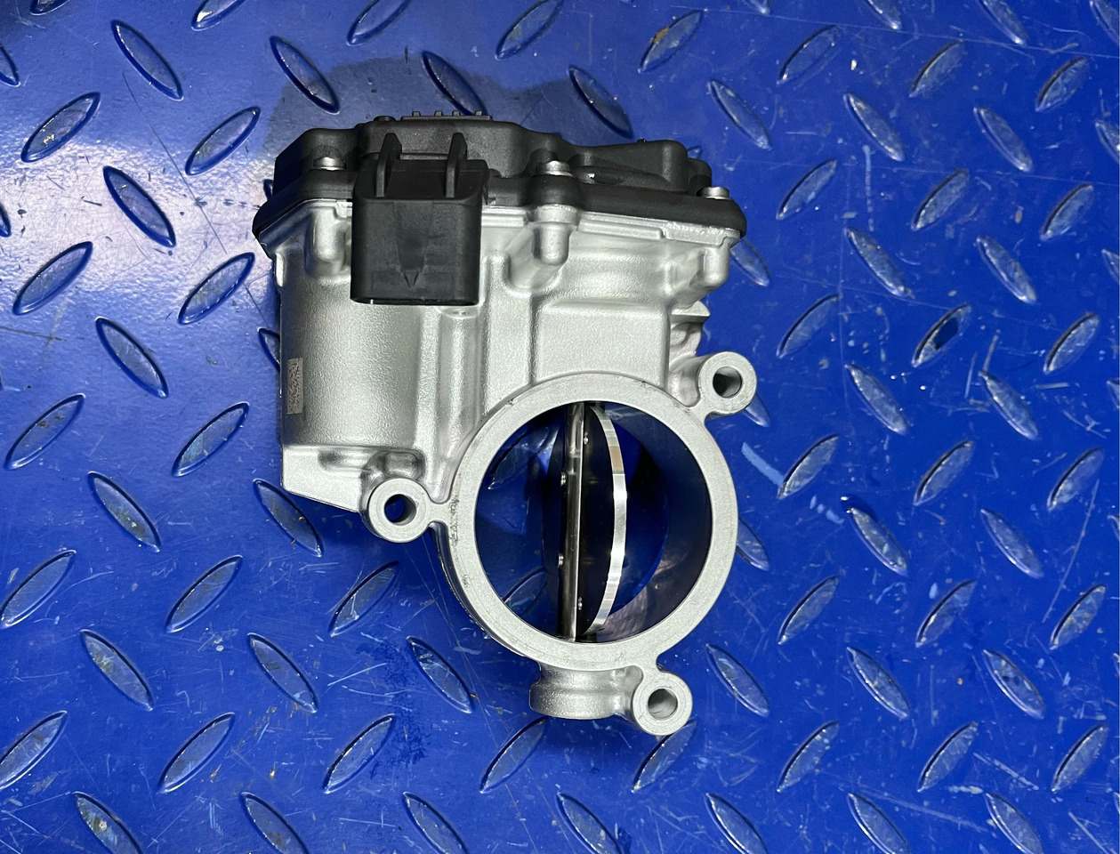 Mercedes Benz OM654 Throttle Valve A6540900070 - صمام: صور 1 Mercedes Benz OM654 Throttle Valve A6540900070 - صمام: صور 1