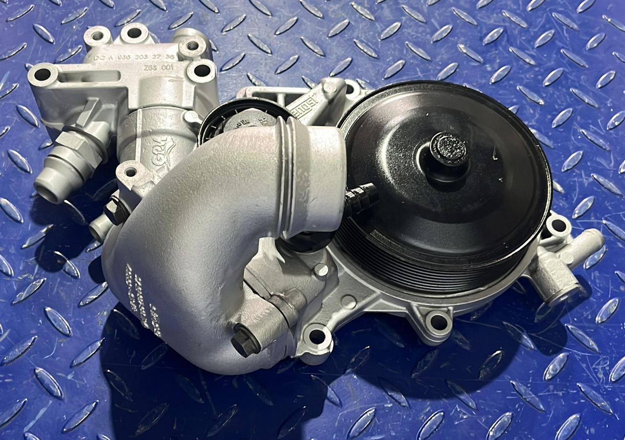 Mercedes Benz Waterpump Atego OM936 - مضخة المبرد: صور 4 Mercedes Benz Waterpump Atego OM936 - مضخة المبرد: صور 4