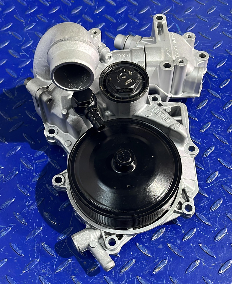 Mercedes Benz Waterpump Atego OM936 - مضخة المبرد: صور 3 Mercedes Benz Waterpump Atego OM936 - مضخة المبرد: صور 3