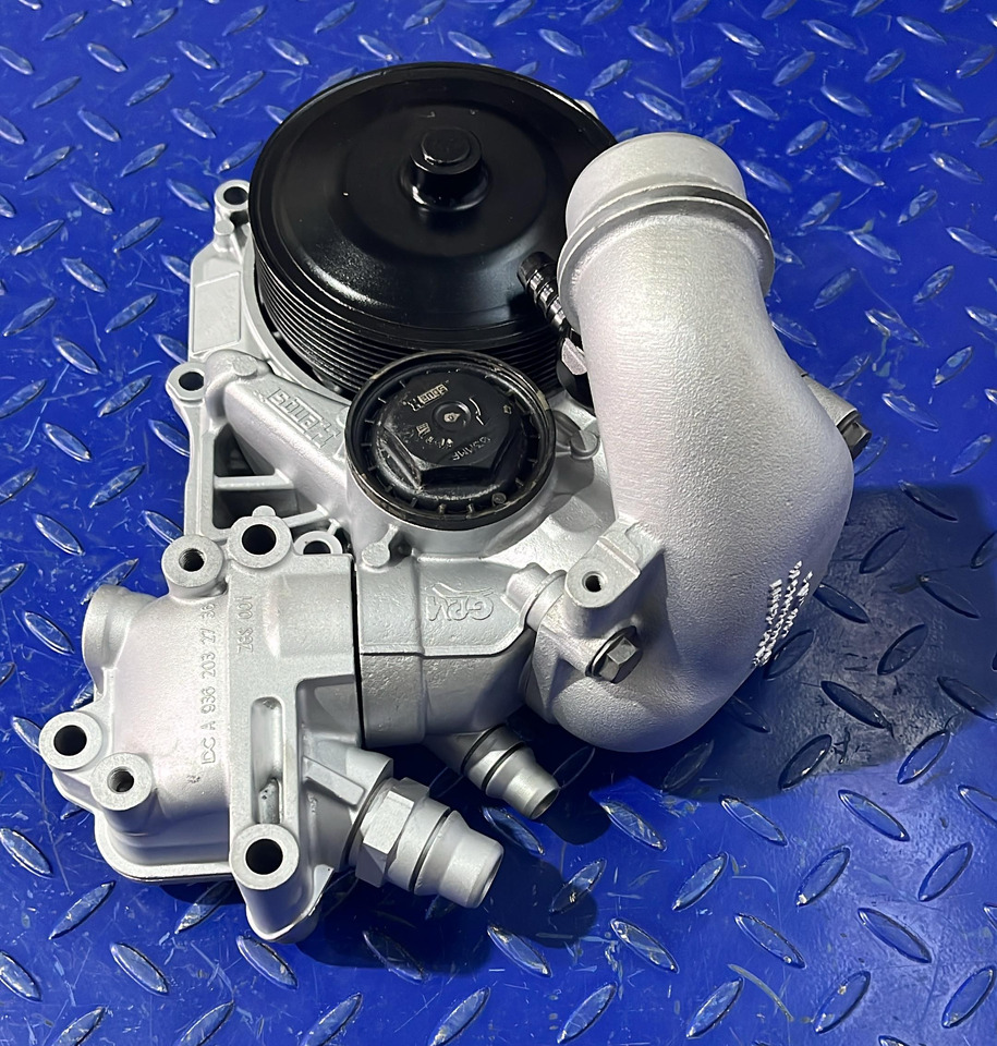 Mercedes Benz Waterpump Atego OM936 - مضخة المبرد: صور 2 Mercedes Benz Waterpump Atego OM936 - مضخة المبرد: صور 2