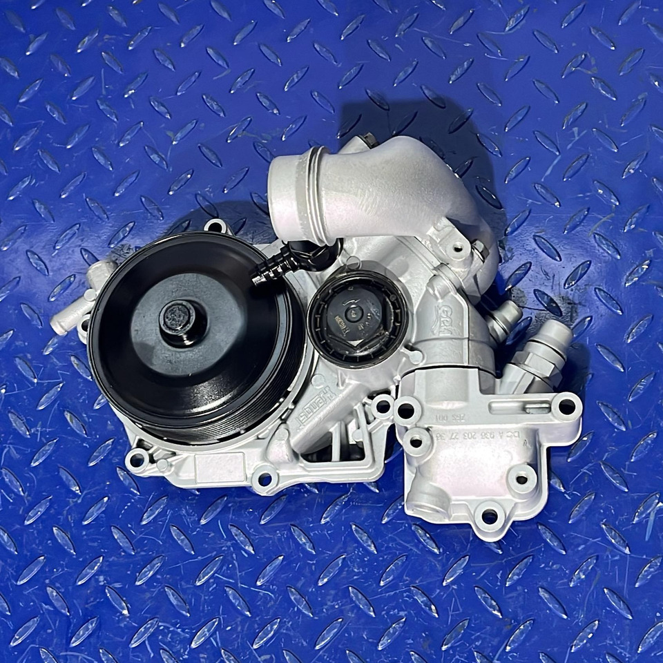 Mercedes Benz Waterpump Atego OM936 - مضخة المبرد: صور 1 Mercedes Benz Waterpump Atego OM936 - مضخة المبرد: صور 1