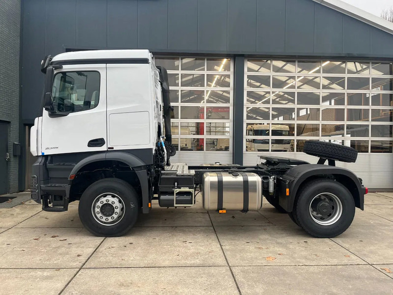 Mercedes-Benz Actros 2045 S 4x2 Tractor Head - شاحنة جرار: صور 2 Mercedes-Benz Actros 2045 S 4x2 Tractor Head - شاحنة جرار: صور 2