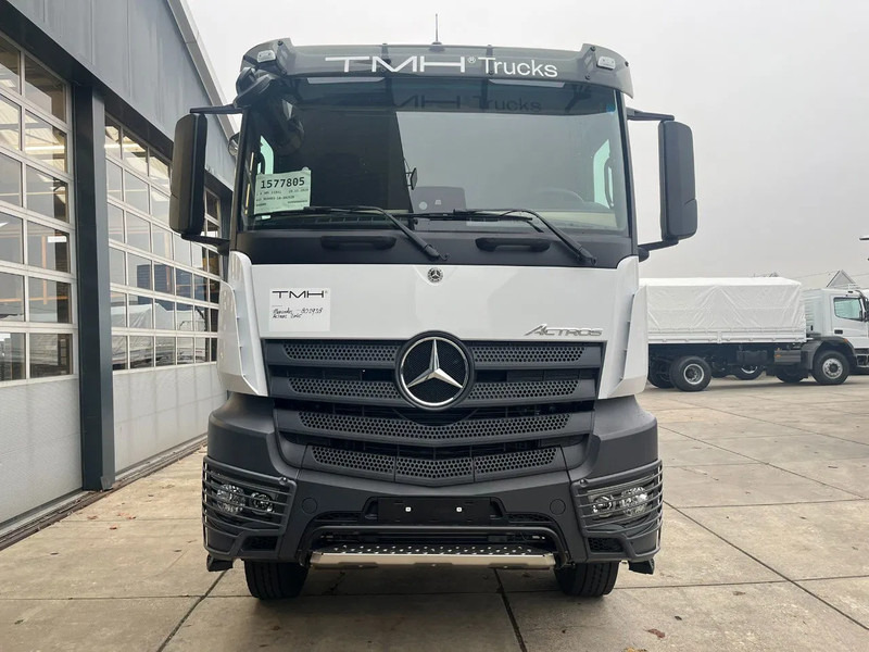 Mercedes-Benz Actros 2045 S 4x2 Tractor Head - شاحنة جرار: صور 4 Mercedes-Benz Actros 2045 S 4x2 Tractor Head - شاحنة جرار: صور 4