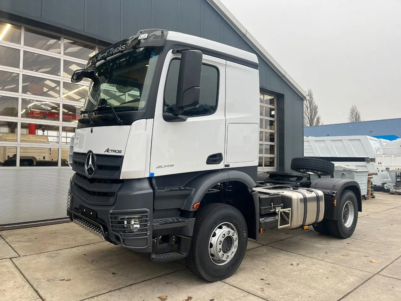 Mercedes-Benz Actros 2045 S 4x2 Tractor Head - شاحنة جرار: صور 1 Mercedes-Benz Actros 2045 S 4x2 Tractor Head - شاحنة جرار: صور 1