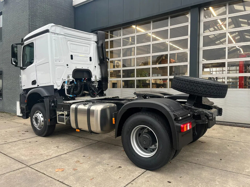 Mercedes-Benz Actros 2045 S 4x2 Tractor Head - شاحنة جرار: صور 3 Mercedes-Benz Actros 2045 S 4x2 Tractor Head - شاحنة جرار: صور 3