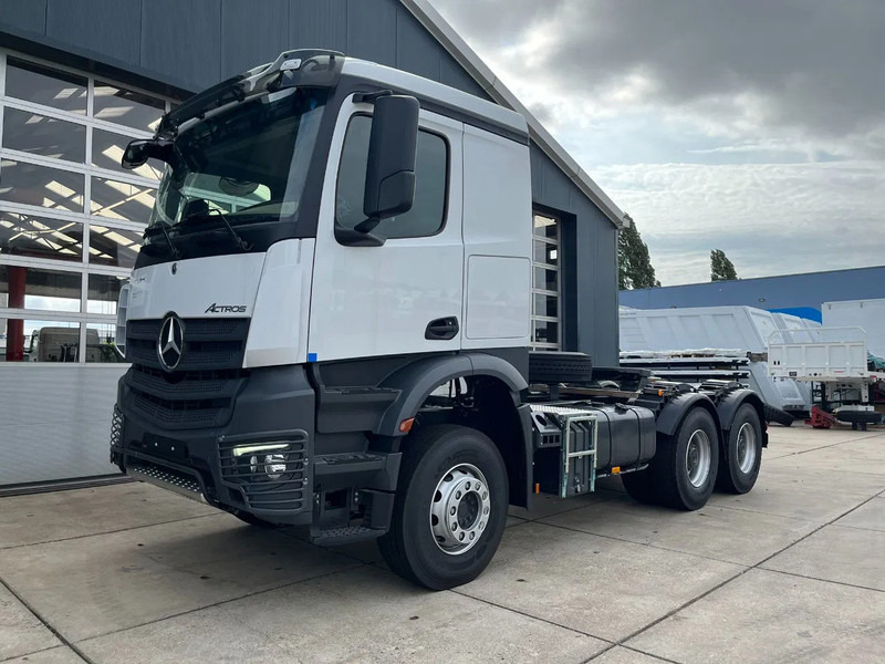 Mercedes-Benz Actros 3340 S 6x4 Tractor Head - شاحنة جرار: صور 1 Mercedes-Benz Actros 3340 S 6x4 Tractor Head - شاحنة جرار: صور 1