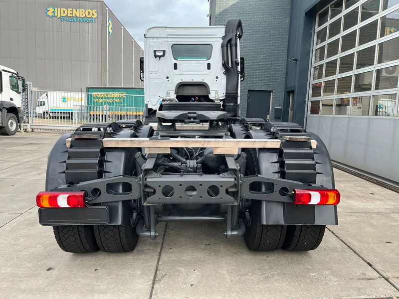 Mercedes-Benz Actros 3340 S 6x4 Tractor Head - شاحنة جرار: صور 5 Mercedes-Benz Actros 3340 S 6x4 Tractor Head - شاحنة جرار: صور 5