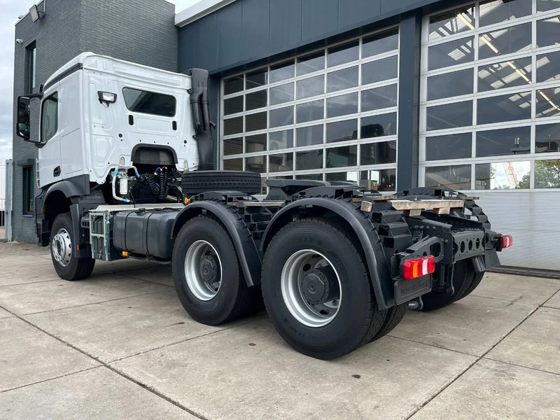 Mercedes-Benz Actros 3340 S 6x4 Tractor Head - شاحنة جرار: صور 3 Mercedes-Benz Actros 3340 S 6x4 Tractor Head - شاحنة جرار: صور 3