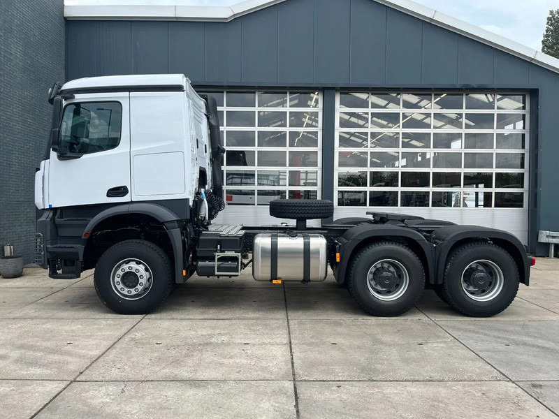 Mercedes-Benz Actros 3348 S 6x4 Tractor Head - شاحنة جرار: صور 3 Mercedes-Benz Actros 3348 S 6x4 Tractor Head - شاحنة جرار: صور 3