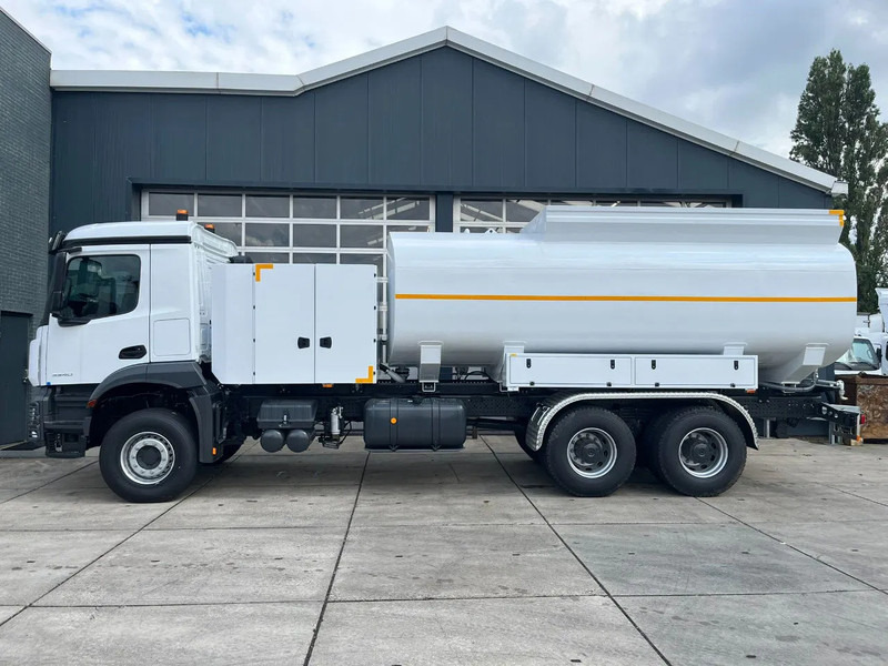 Mercedes-Benz Arocs 3340 6x4 Water Tank Truck - شاحنة صهريج: صور 2 Mercedes-Benz Arocs 3340 6x4 Water Tank Truck - شاحنة صهريج: صور 2
