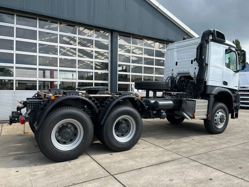 Mercedes-Benz Arocs 4058 AS 6x6 Tractor Head 180T Push Pull euro3 (Pre order) - شاحنة جرار: صور 5 Mercedes-Benz Arocs 4058 AS 6x6 Tractor Head 180T Push Pull euro3 (Pre order) - شاحنة جرار: صور 5