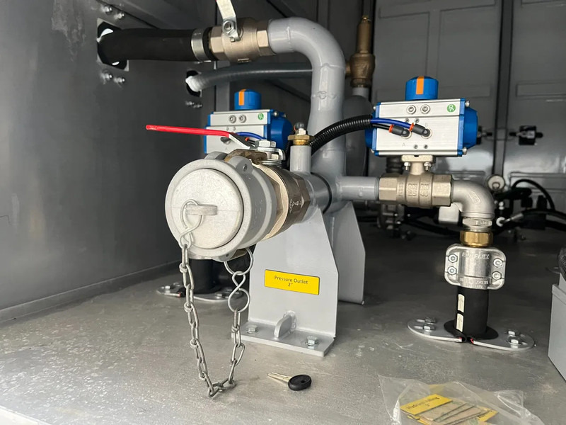 شاحنة صهريج جديد Mercedes-Benz Axor 3344 6x4 Water Tank Truck: صور 16 شاحنة صهريج جديد Mercedes-Benz Axor 3344 6x4 Water Tank Truck: صور 16