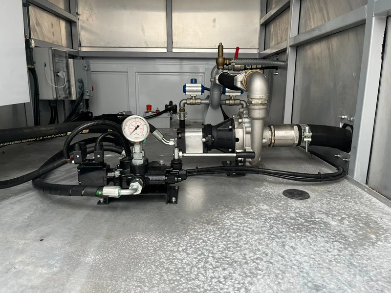 شاحنة صهريج جديد Mercedes-Benz Axor 3344 6x4 Water Tank Truck: صور 19 شاحنة صهريج جديد Mercedes-Benz Axor 3344 6x4 Water Tank Truck: صور 19