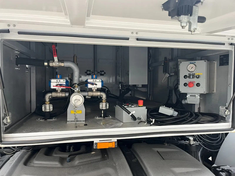 شاحنة صهريج جديد Mercedes-Benz Axor 3344 6x4 Water Tank Truck: صور 15 شاحنة صهريج جديد Mercedes-Benz Axor 3344 6x4 Water Tank Truck: صور 15