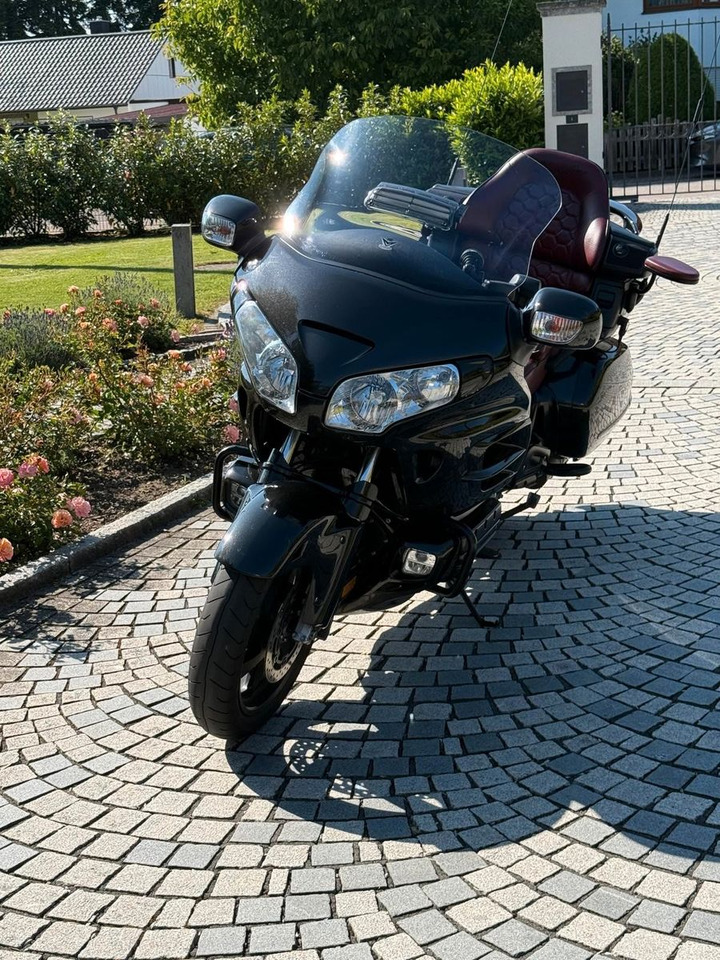 Honda GL1800 SC47*Krossline*Audio*Wilbers*SR Racing - دراجة بخارية: صور 1 Honda GL1800 SC47*Krossline*Audio*Wilbers*SR Racing - دراجة بخارية: صور 1