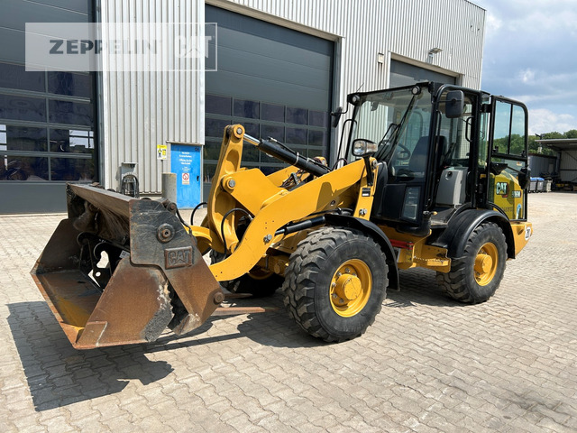 Cat 906M - اللودر بعجل: صور 1 Cat 906M - اللودر بعجل: صور 1