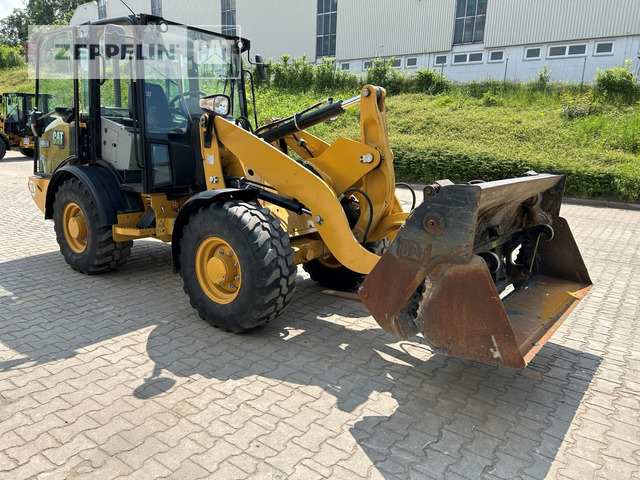 Cat 906M - اللودر بعجل: صور 4 Cat 906M - اللودر بعجل: صور 4