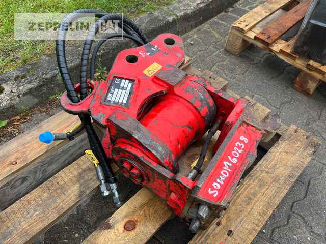 Kinshofer Primärprodukte Kompo - وصلة الربط للمعدات المعلقة - آلات البناء: صور 1 Kinshofer Primärprodukte Kompo - وصلة الربط للمعدات المعلقة - آلات البناء: صور 1