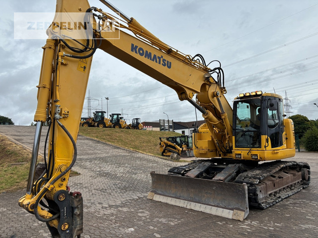 Komatsu PC228 - حفارات زحافة: صور 2 Komatsu PC228 - حفارات زحافة: صور 2