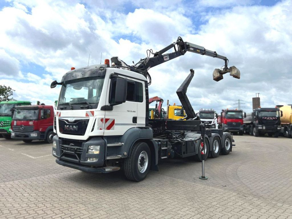 MAN TG-S 35.480 8x4 BL Abrollkipper mit Kran Penz-15 - شاحنة ذات الخطاف, شاحنة كرين: صور 3 MAN TG-S 35.480 8x4 BL Abrollkipper mit Kran Penz-15 - شاحنة ذات الخطاف, شاحنة كرين: صور 3