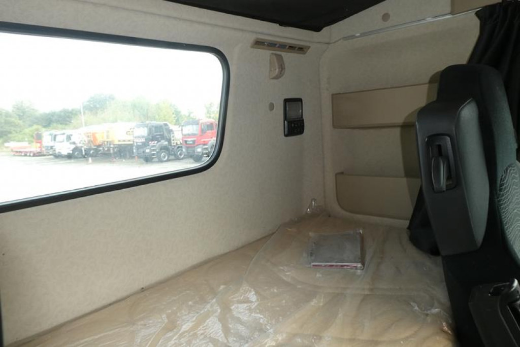 MERCEDES-BENZ Actros neu 2546 L 6x2 Abrollkipper Lenk-Lift Achse - شاحنة ذات الخطاف: صور 3 MERCEDES-BENZ Actros neu 2546 L 6x2 Abrollkipper Lenk-Lift Achse - شاحنة ذات الخطاف: صور 3