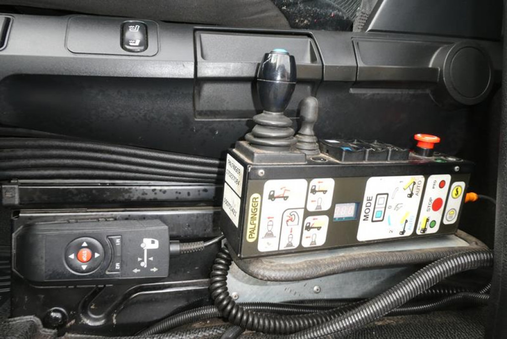 MERCEDES-BENZ Actros neu 2546 L 6x2 Abrollkipper Lenk-Lift Achse - شاحنة ذات الخطاف: صور 4 MERCEDES-BENZ Actros neu 2546 L 6x2 Abrollkipper Lenk-Lift Achse - شاحنة ذات الخطاف: صور 4