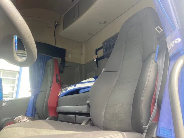 شاحنة جرار Volvo FH 13.460 XL cabine, euro 6 , full spoilered, smart tacho , new clutch ,beauty.....: صور 7
