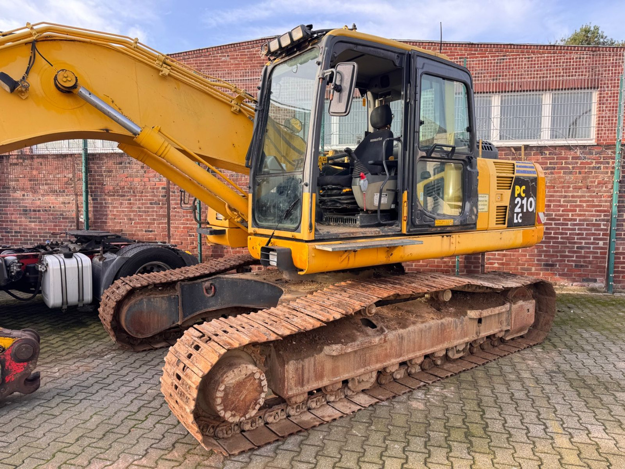 Komatsu PC 210 LCD-8 - حفارات زحافة: صور 3 Komatsu PC 210 LCD-8 - حفارات زحافة: صور 3