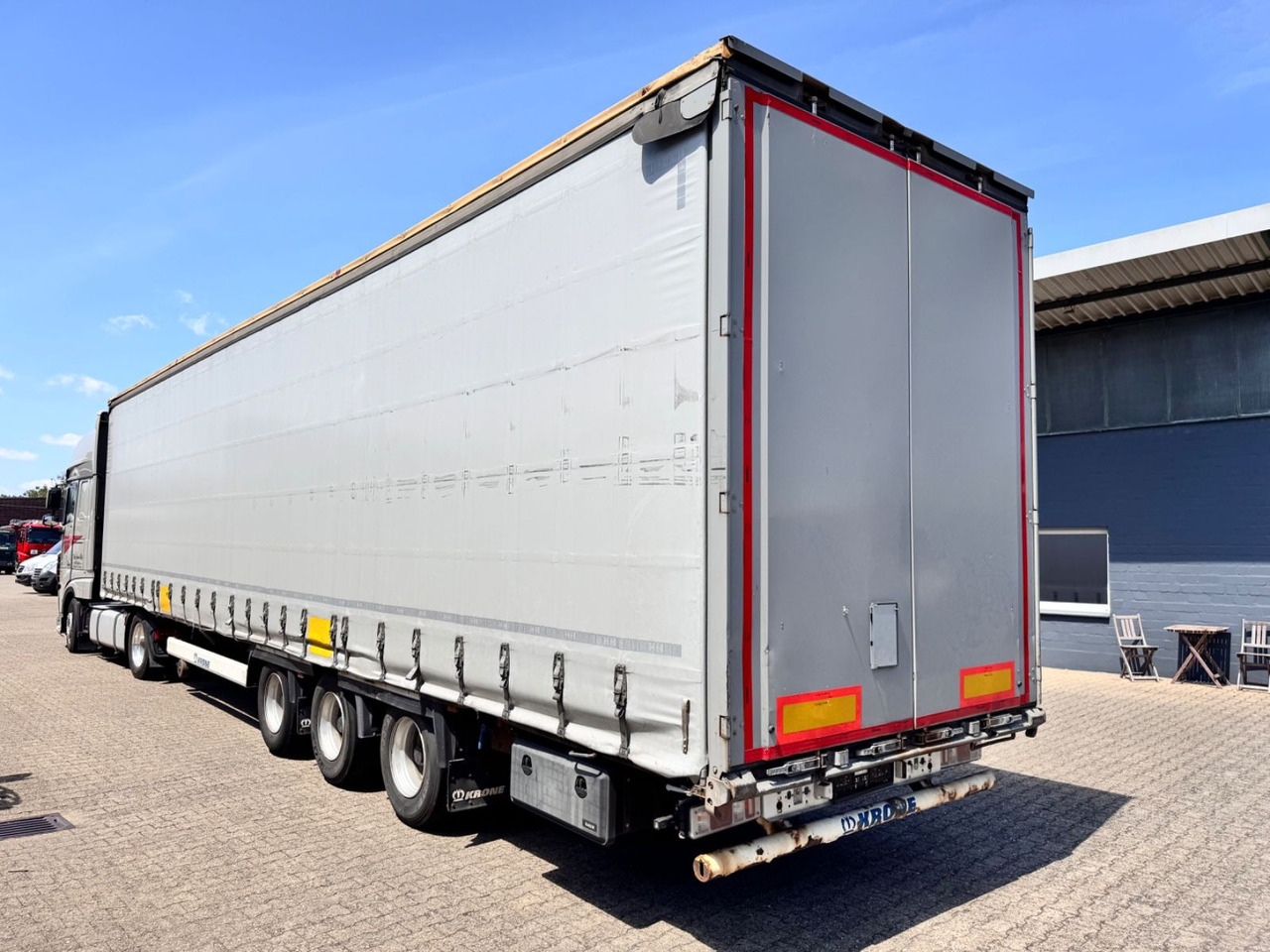 Krone SD Curtainsider MEGA Jumbo XL Zert Getränke etc - الخيمة نصف مقطورة: صور 3 Krone SD Curtainsider MEGA Jumbo XL Zert Getränke etc - الخيمة نصف مقطورة: صور 3