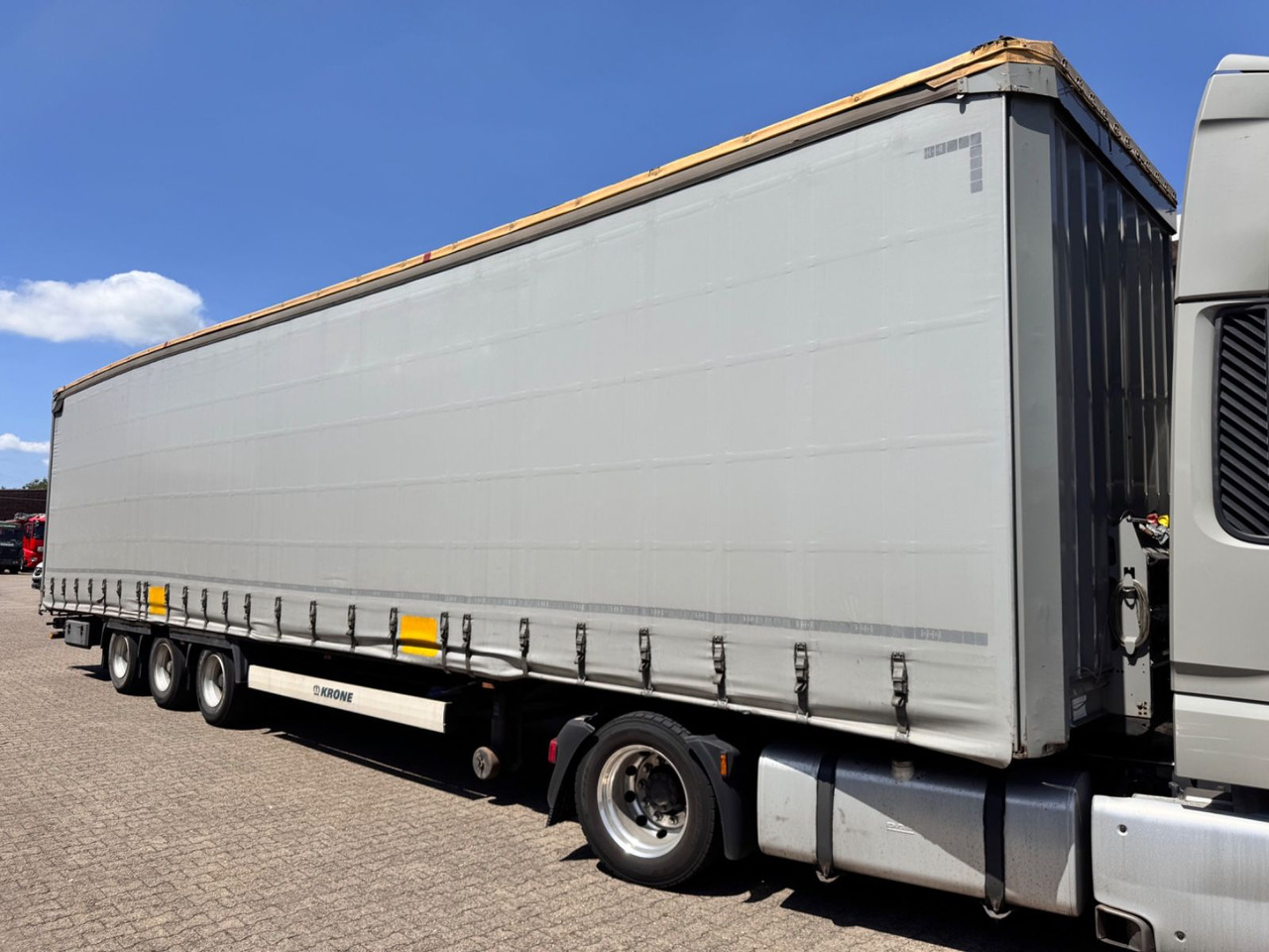 Krone SD Curtainsider MEGA Jumbo XL Zert Getränke etc - الخيمة نصف مقطورة: صور 1 Krone SD Curtainsider MEGA Jumbo XL Zert Getränke etc - الخيمة نصف مقطورة: صور 1