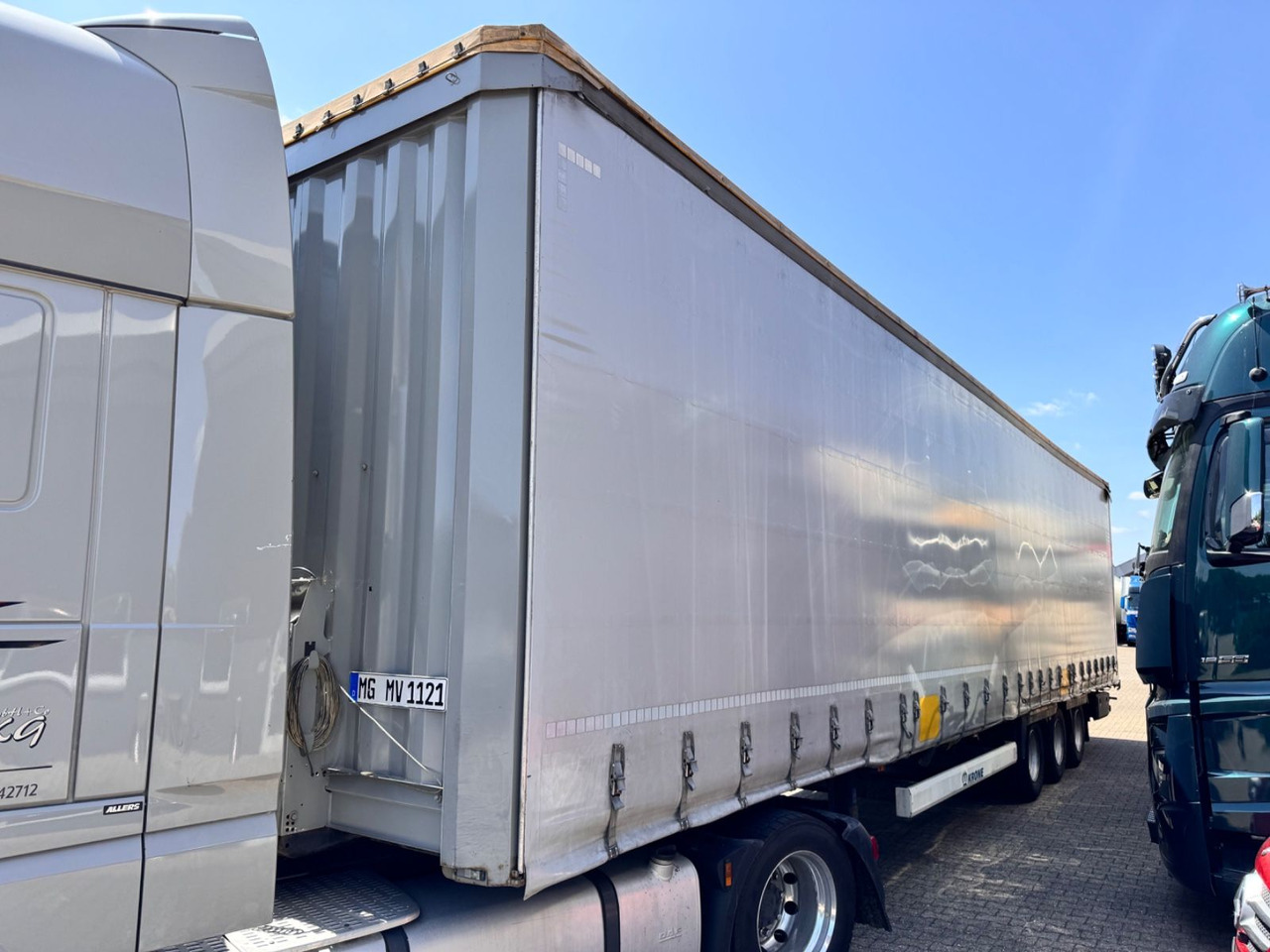 Krone SD Curtainsider MEGA Jumbo XL Zert Getränke etc - الخيمة نصف مقطورة: صور 4 Krone SD Curtainsider MEGA Jumbo XL Zert Getränke etc - الخيمة نصف مقطورة: صور 4