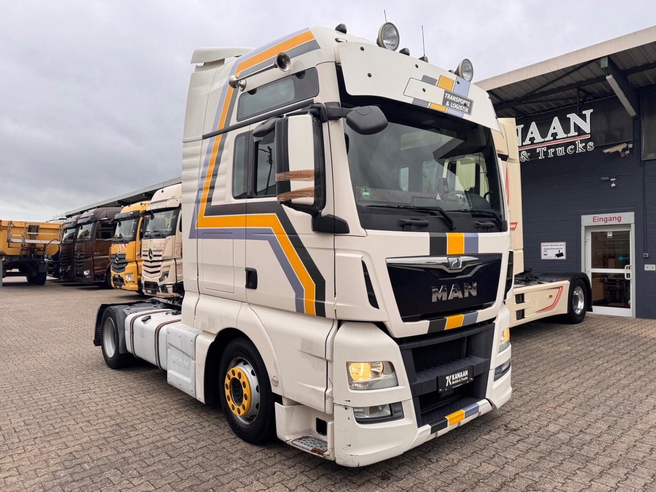 MAN TGX 18.440 4x2 LLS-U LowLiner XXL - شاحنة جرار: صور 1 MAN TGX 18.440 4x2 LLS-U LowLiner XXL - شاحنة جرار: صور 1