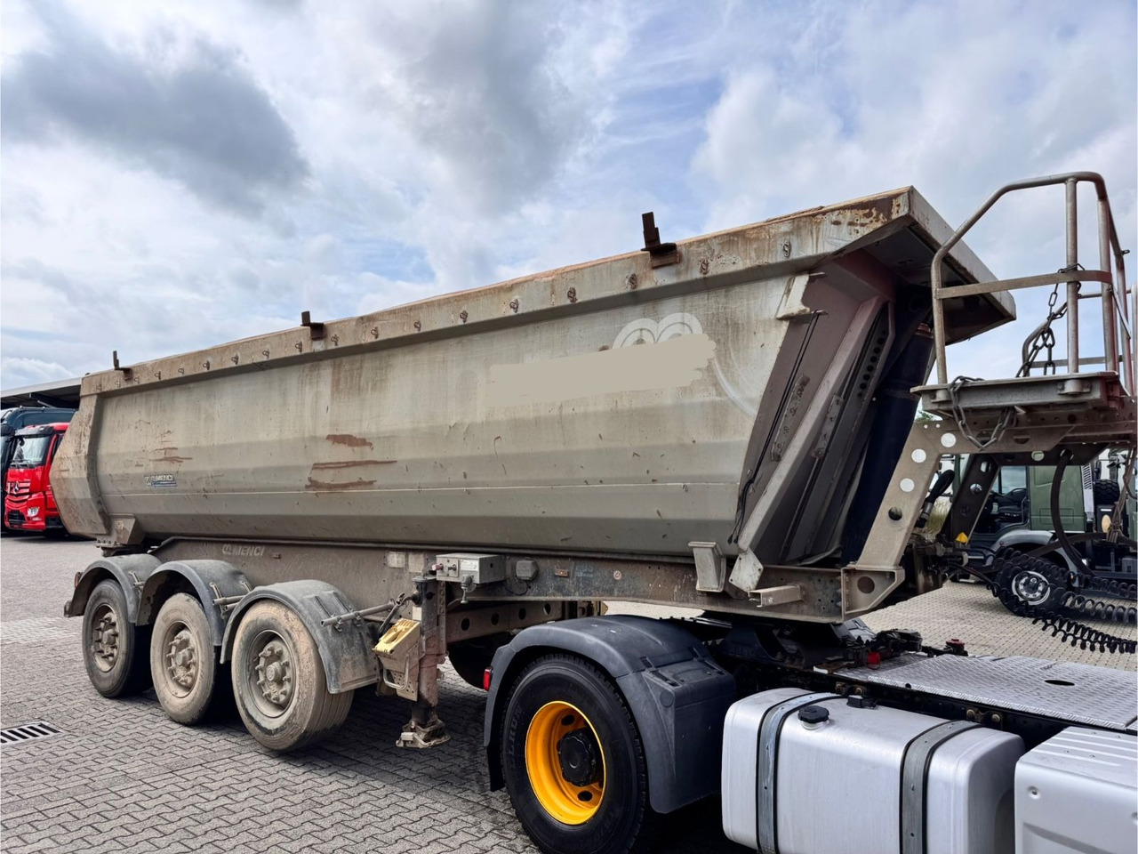 Menci SA700R Kipper Mulde 27m³ Lift Stahl 3 Stück - قلابة نصف مقطورة: صور 2 Menci SA700R Kipper Mulde 27m³ Lift Stahl 3 Stück - قلابة نصف مقطورة: صور 2