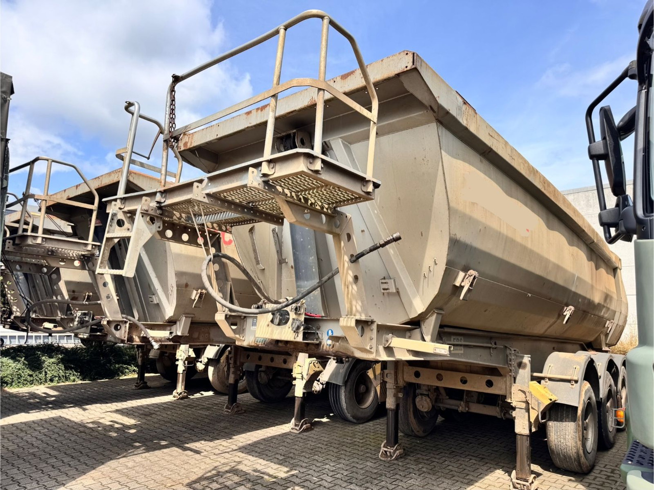 Menci SA700R Kipper Mulde 27m³ Lift Stahl Stück - قلابة نصف مقطورة: صور 1 Menci SA700R Kipper Mulde 27m³ Lift Stahl Stück - قلابة نصف مقطورة: صور 1