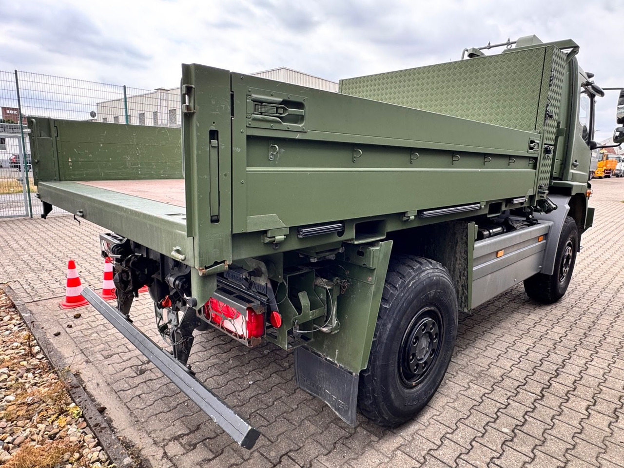 Mercedes-Benz 1018 Atego 4x4 Allrad Miltär Camper Expedition - شاحنات الحاويات/ جسم علوي قابل للتغيير شاحنة: صور 4 Mercedes-Benz 1018 Atego 4x4 Allrad Miltär Camper Expedition - شاحنات الحاويات/ جسم علوي قابل للتغيير شاحنة: صور 4