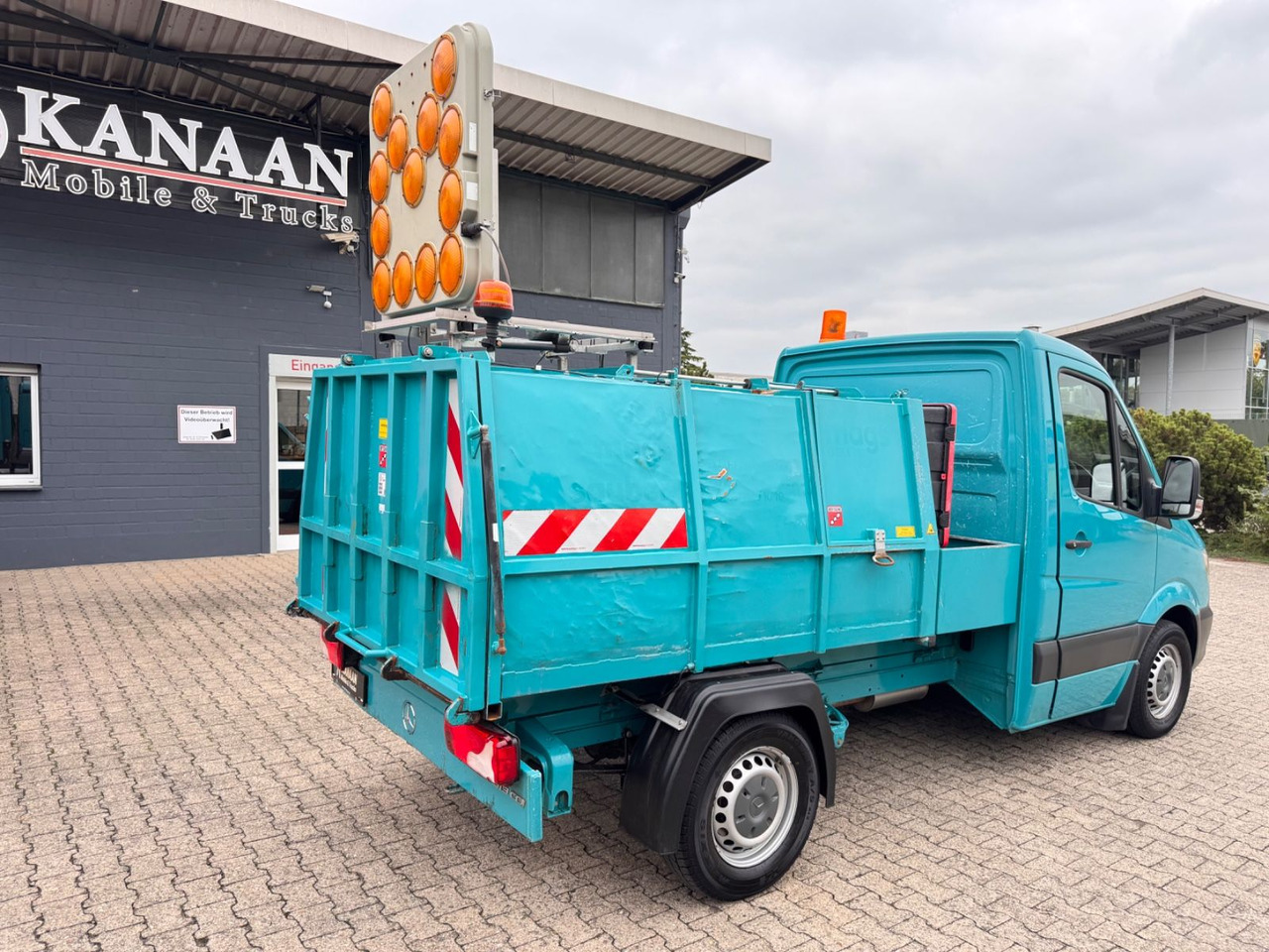 Mercedes-Benz 313 CDI Sprinter II Bertsche Müllwagen Tafel - الشاحنات الصغيرة: صور 3 Mercedes-Benz 313 CDI Sprinter II Bertsche Müllwagen Tafel - الشاحنات الصغيرة: صور 3