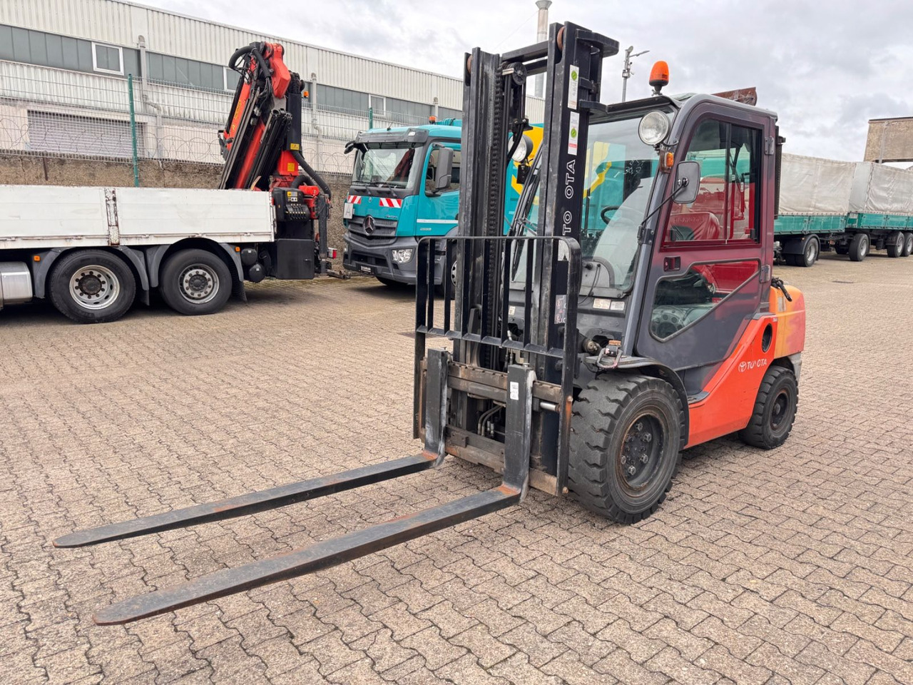 Toyota Tonero 35  Diesel Stapler 3.274h  Sideshift - رافعة شوكية ديزل: صور 3 Toyota Tonero 35  Diesel Stapler 3.274h  Sideshift - رافعة شوكية ديزل: صور 3