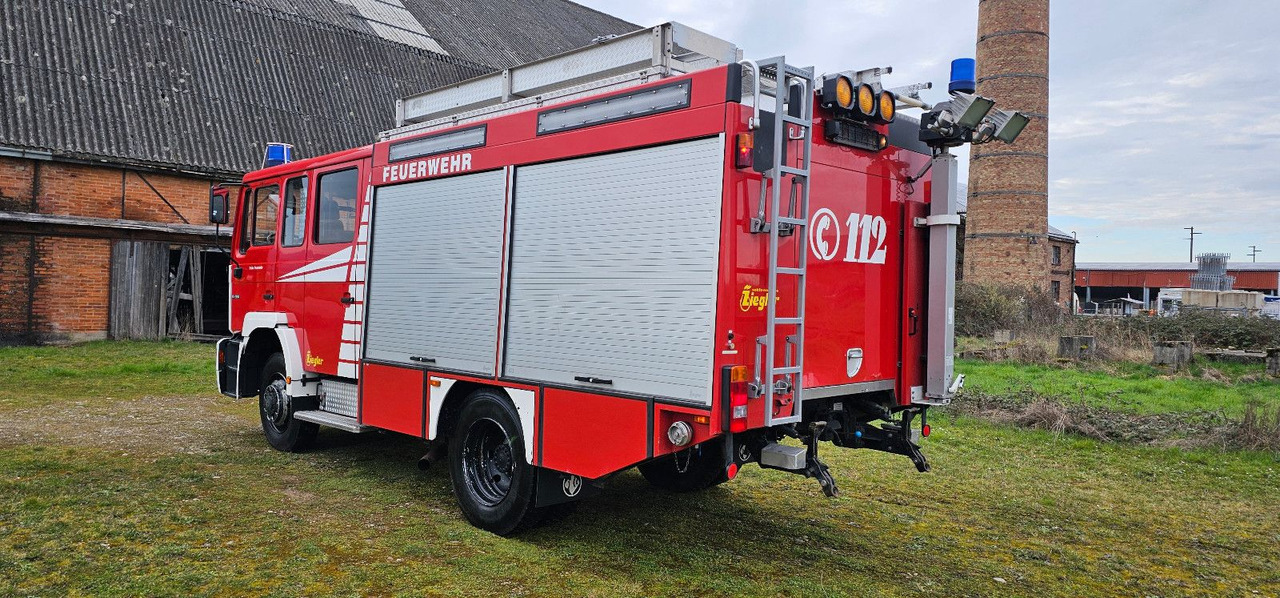 MAN Feuerwehr Löschfahrzeug 14.264 Autobomba - شاحنة: صور 3 MAN Feuerwehr Löschfahrzeug 14.264 Autobomba - شاحنة: صور 3